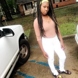 Meet your Posher, Desiree